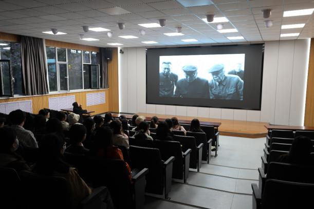 a98b0b220b03415282a475308b9857fb.png A.png